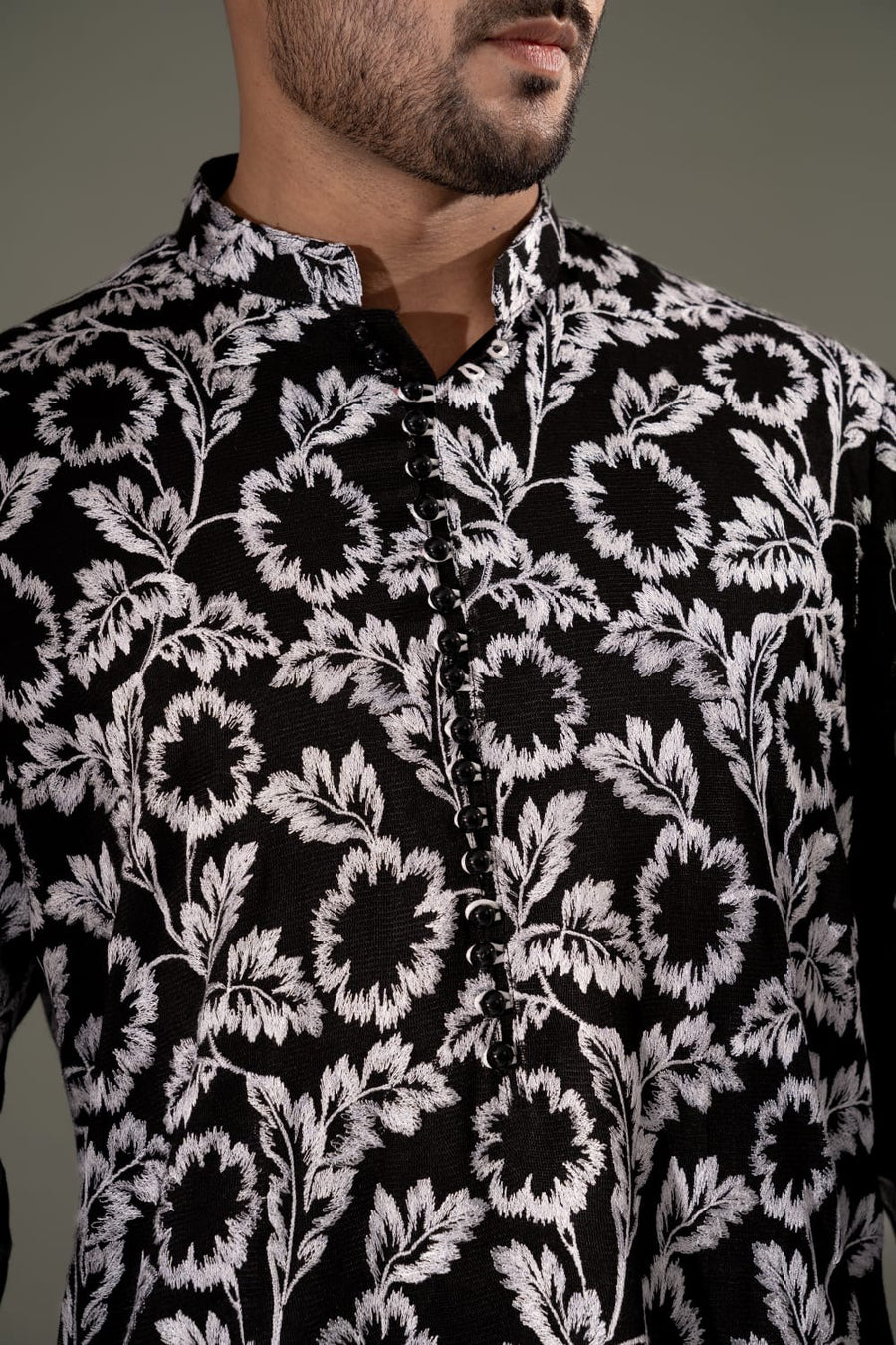 BLACK EMBROIDERED KURTA PAJAMA